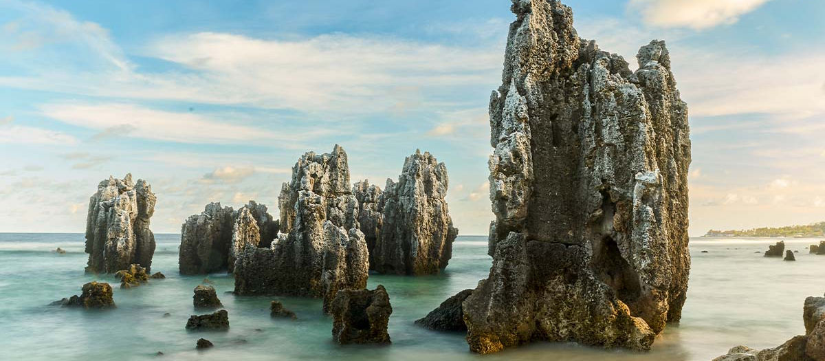 nauru island rocks out of water